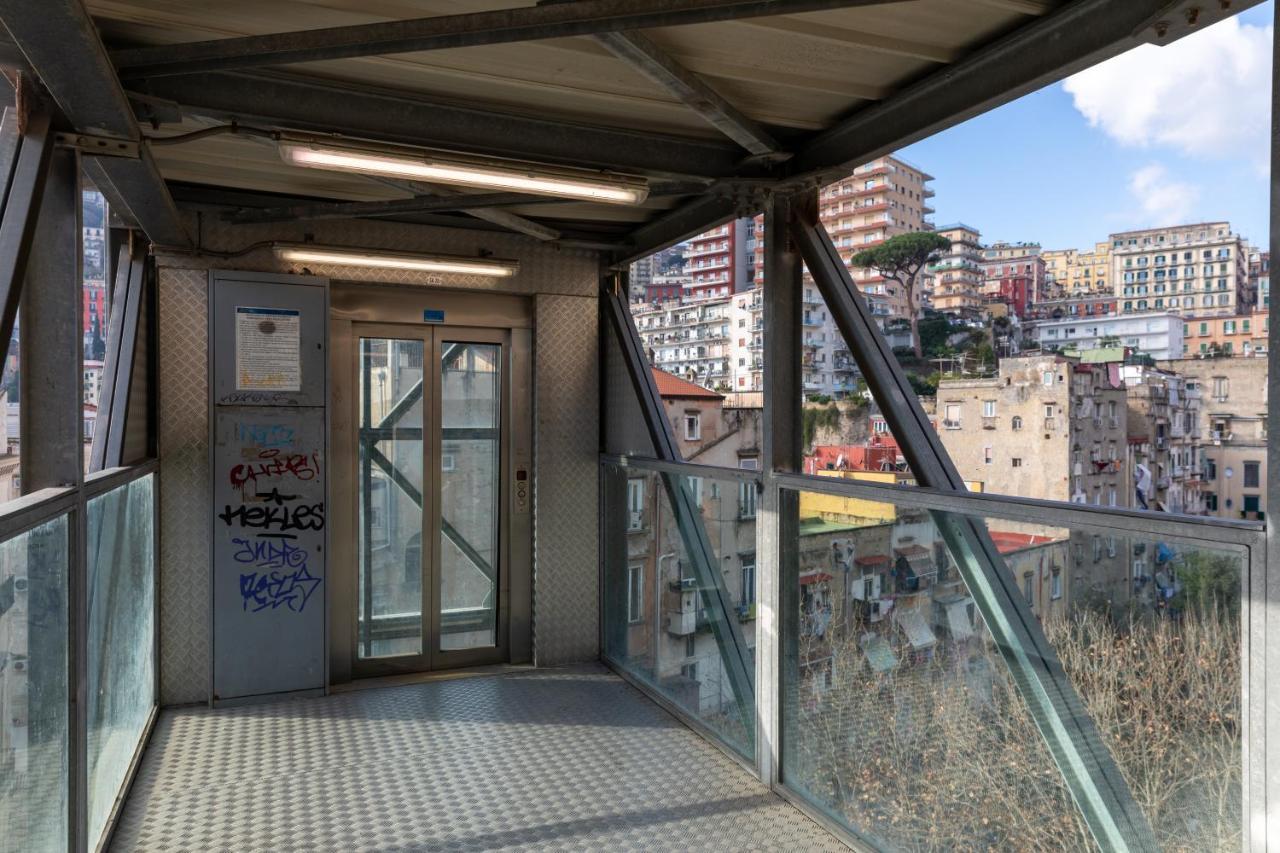 Apartment With Sea View With 2 Lifts Above Montesanto! Nápoles Exterior foto